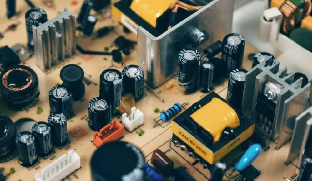 电子元器件失效的缘故原由可分为内部因素和外部因素剖析