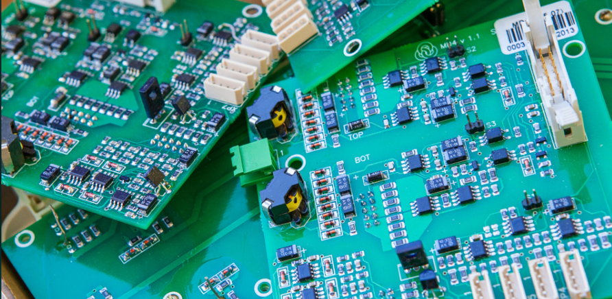 PCBA回流焊与波峰焊工艺详解及尊龙凯时科技PCBA电路板洗濯剂先容